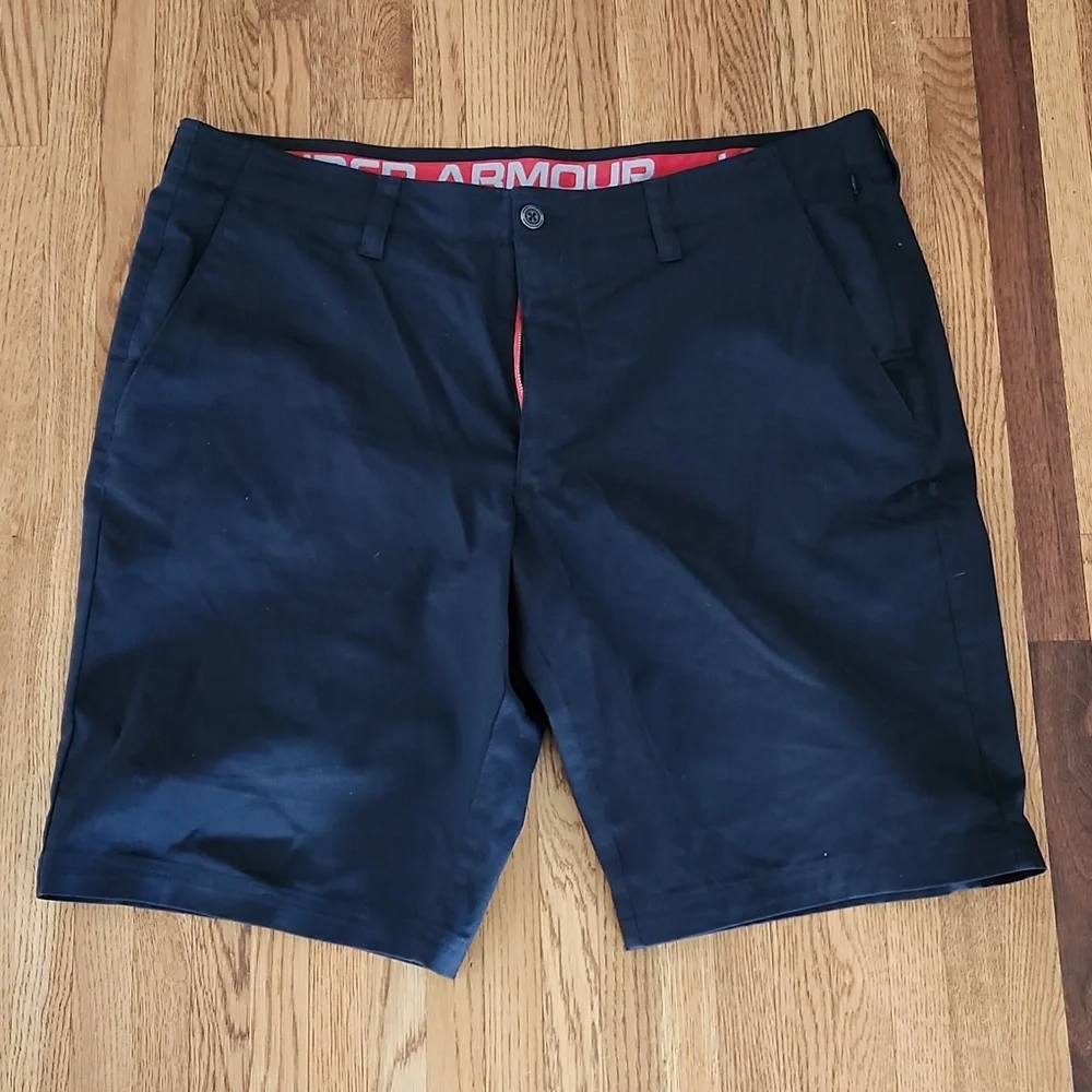 Under Armour fishing shorts mens size 40
